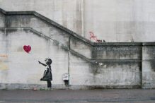 Banksy_Girl_and_Heart_Balloon-3a5d9xs17n5sk1iu5p4o3k